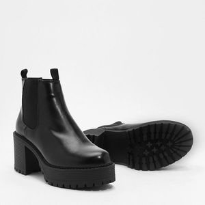 NWT Nasty Gal Platform Heeled Chelsea Boots